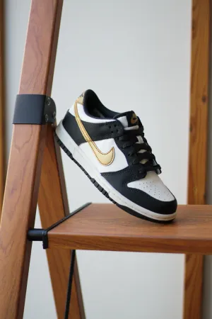 DUNK LOW (GS) "SUMMIT WHITE/METALLIC GOLD"