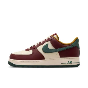 MENS NIKE AIR FORCE 1 LOW (DARK TEAM RED/VINTAGE GREEN)