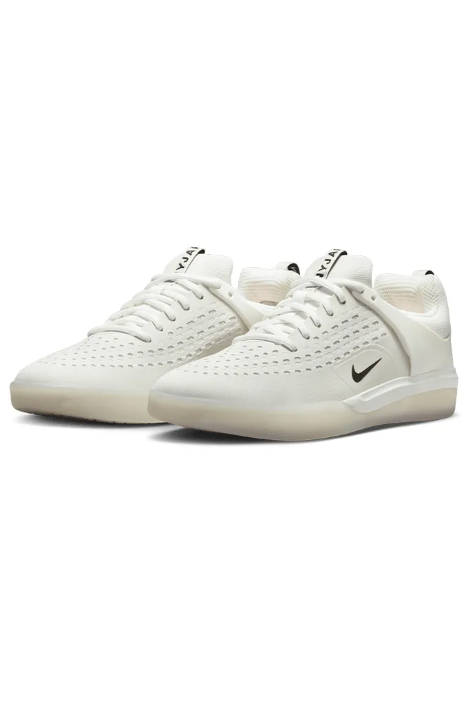 Nike SB Nyjah 3 Skate Shoes