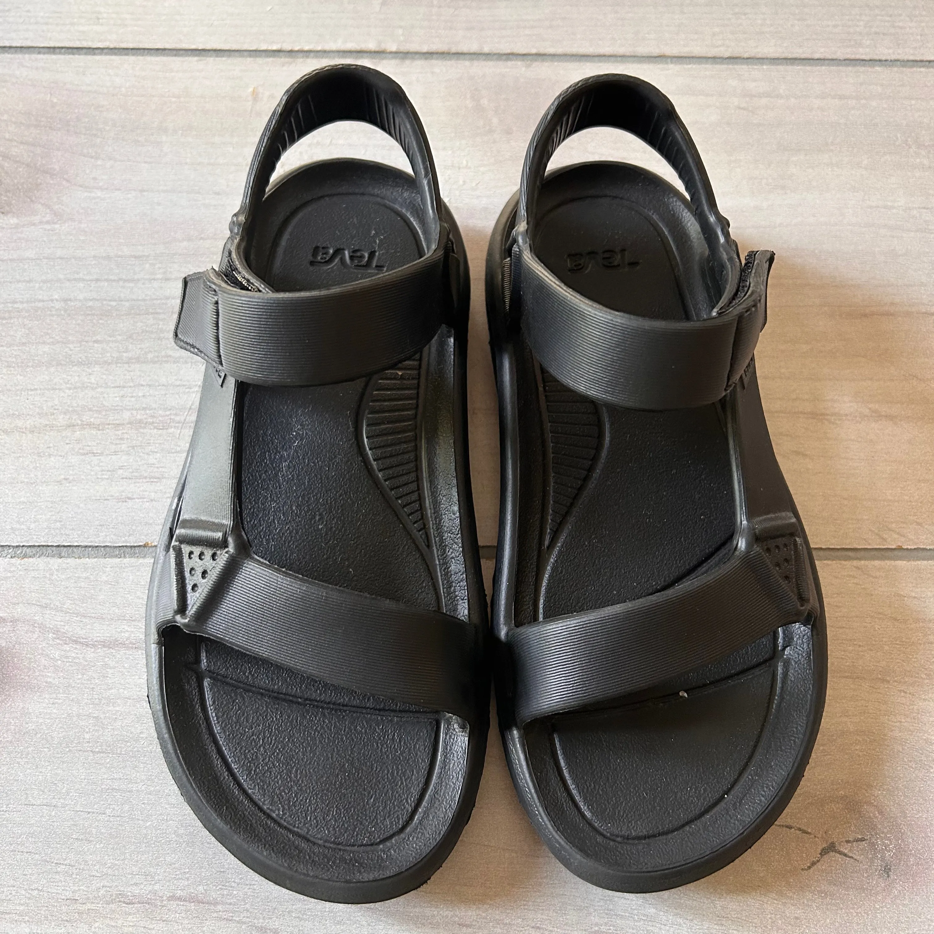 NWOT Teva Black Velcro Hurricane Drift Sandals