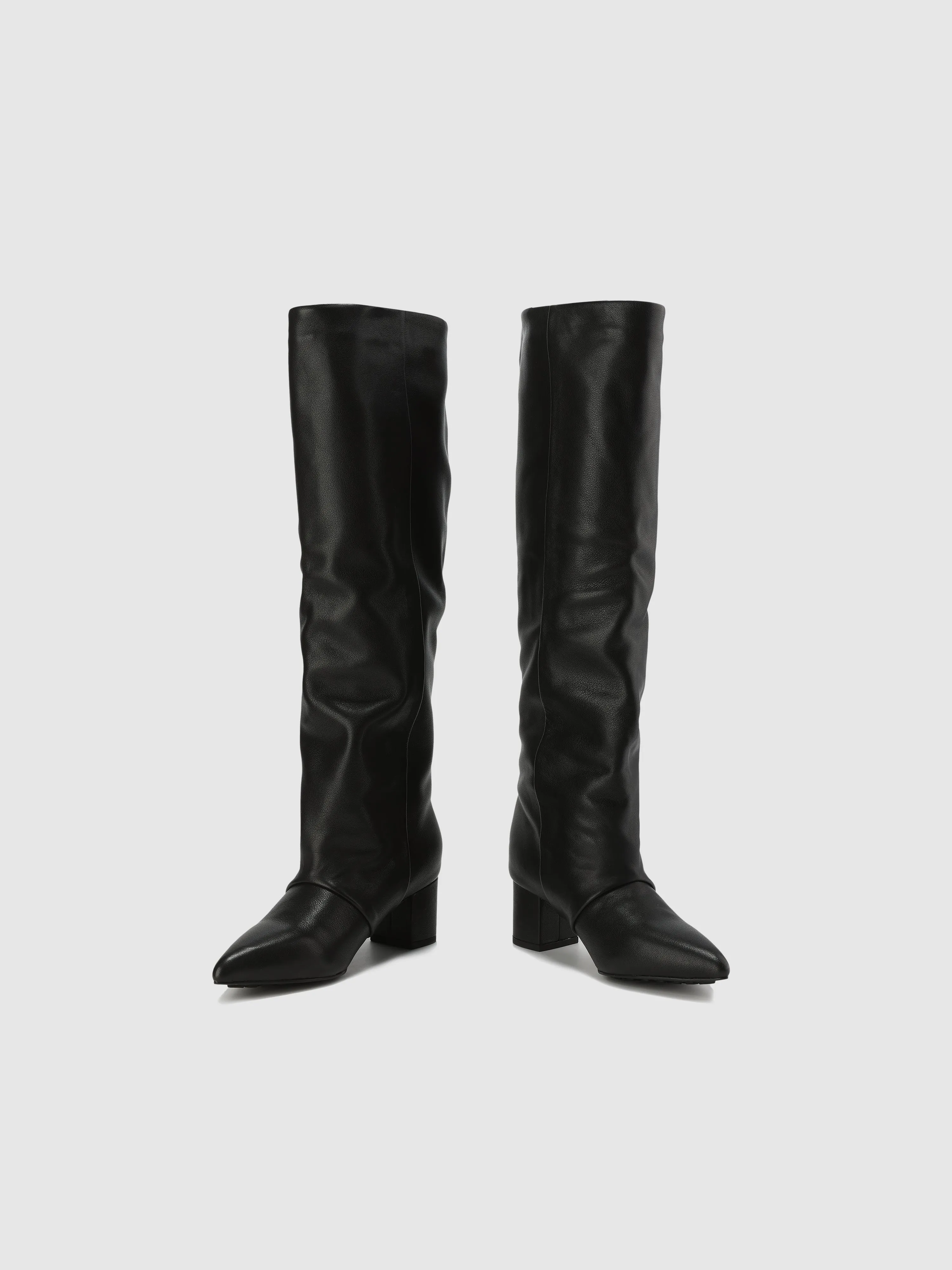 Pointed-toe Knee-high Heel Boots