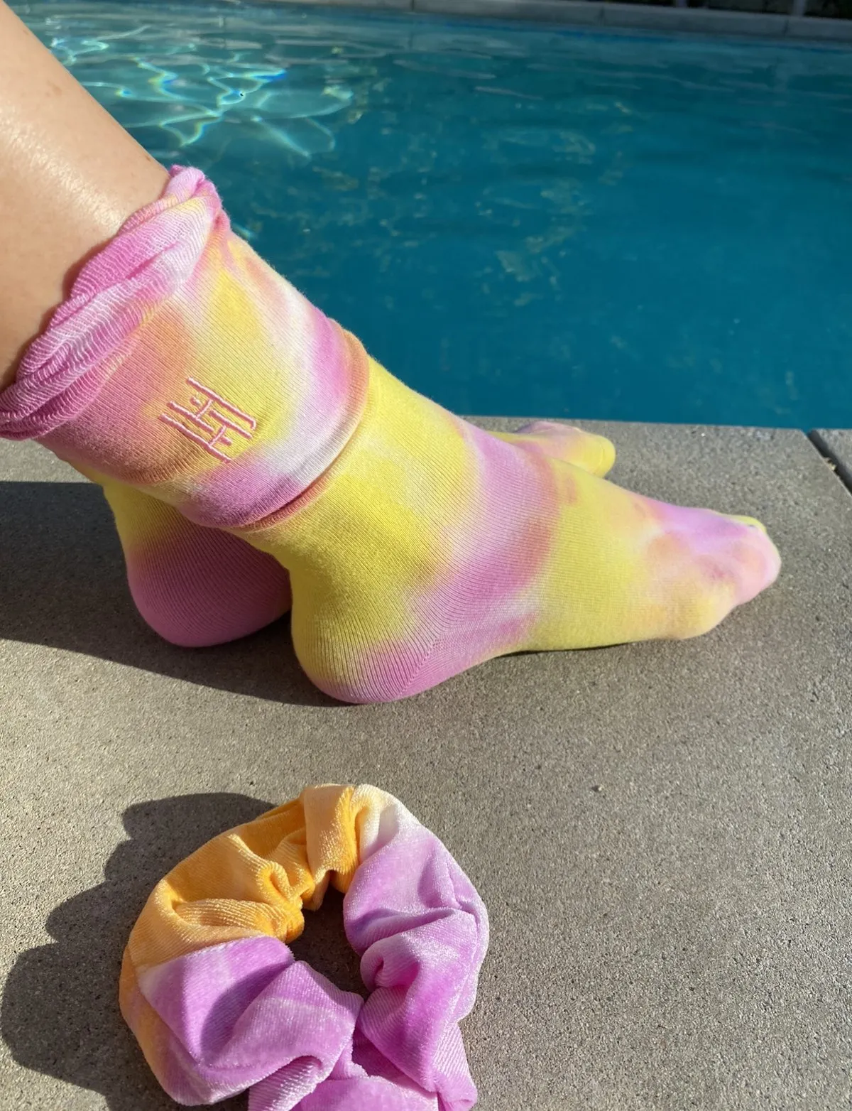 Tie Dye Sock & Scrunchie Set - Pink Yellow